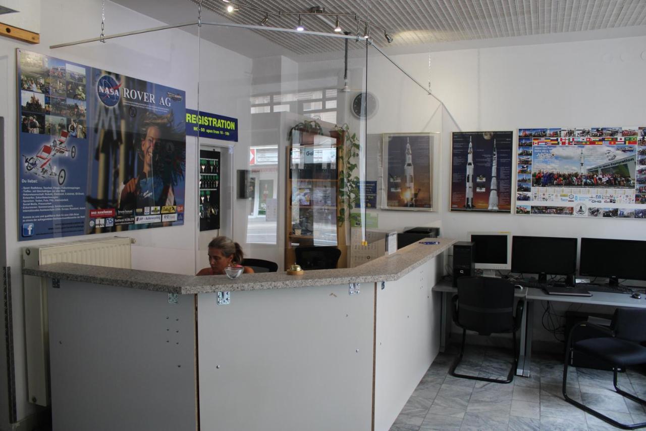 Space Hotel Im Campus Der Jvp Schule Leipzig Bagian luar foto