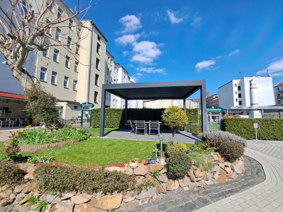 Space Hotel Im Campus Der Jvp Schule Leipzig Bagian luar foto