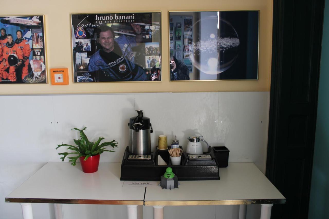 Space Hotel Im Campus Der Jvp Schule Leipzig Bagian luar foto