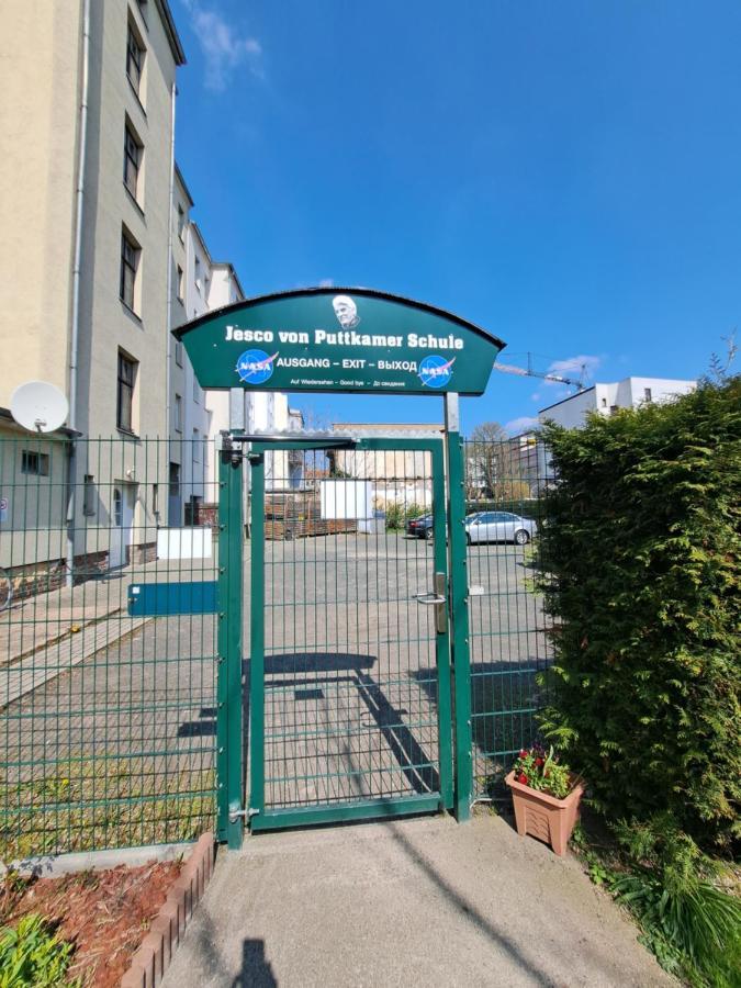 Space Hotel Im Campus Der Jvp Schule Leipzig Bagian luar foto