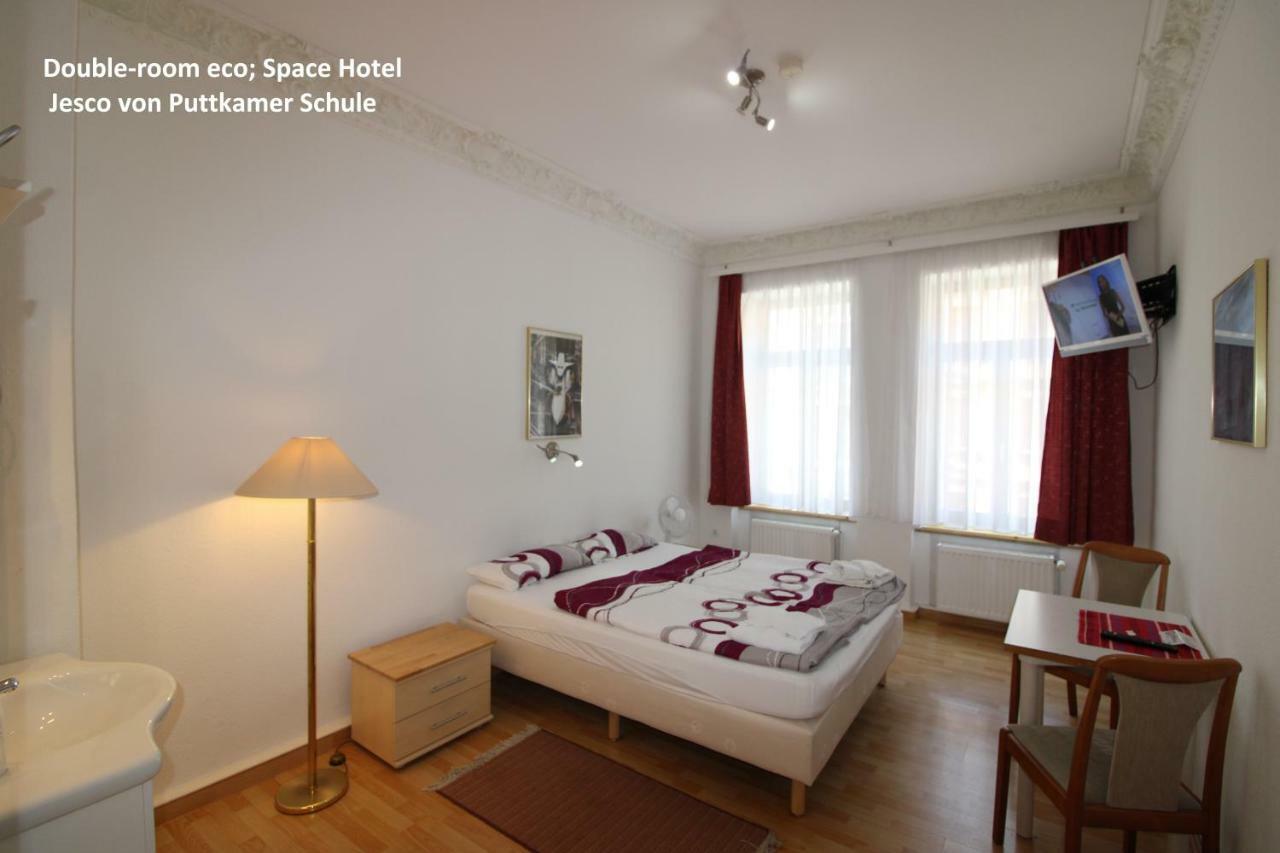 Space Hotel Im Campus Der Jvp Schule Leipzig Bagian luar foto