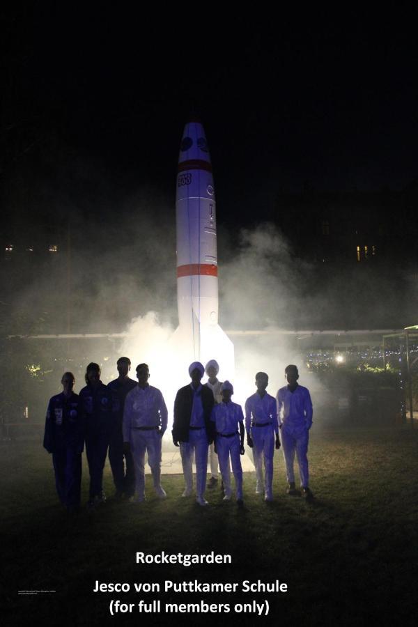 Space Hotel Im Campus Der Jvp Schule Leipzig Bagian luar foto
